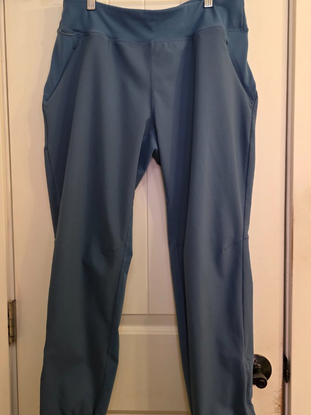 Sylvan Hybrid Hiking Joggers - Large - Picture 2 of 11
